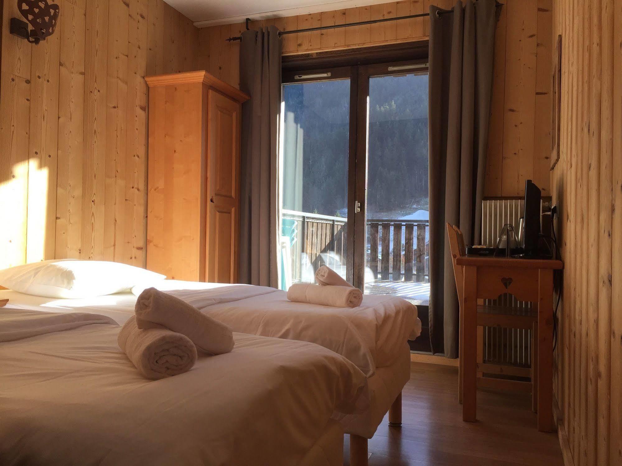 Hotel Les Combelles 沙泰勒 外观 照片