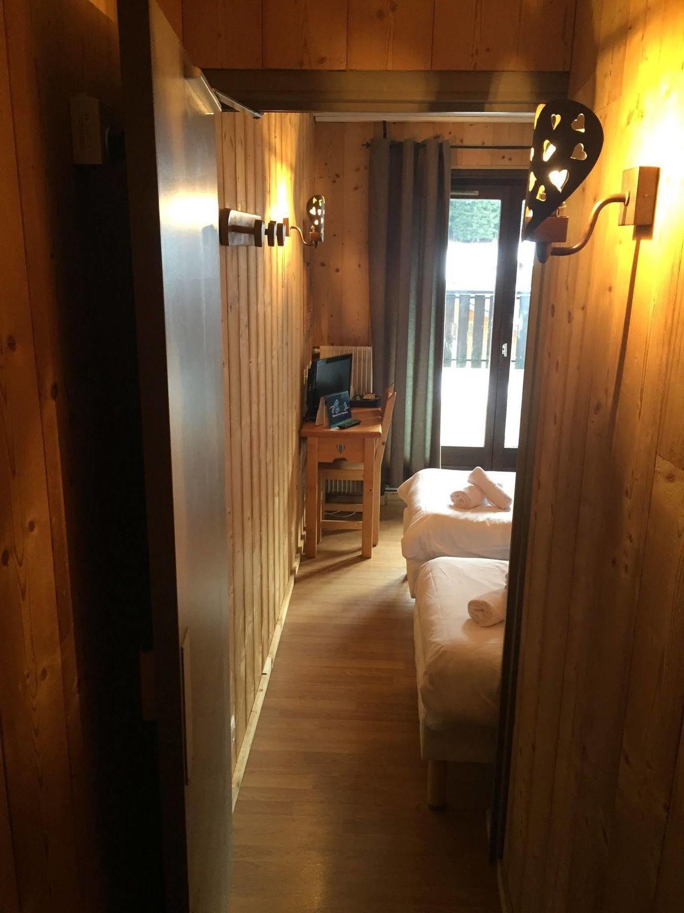 Hotel Les Combelles 沙泰勒 外观 照片